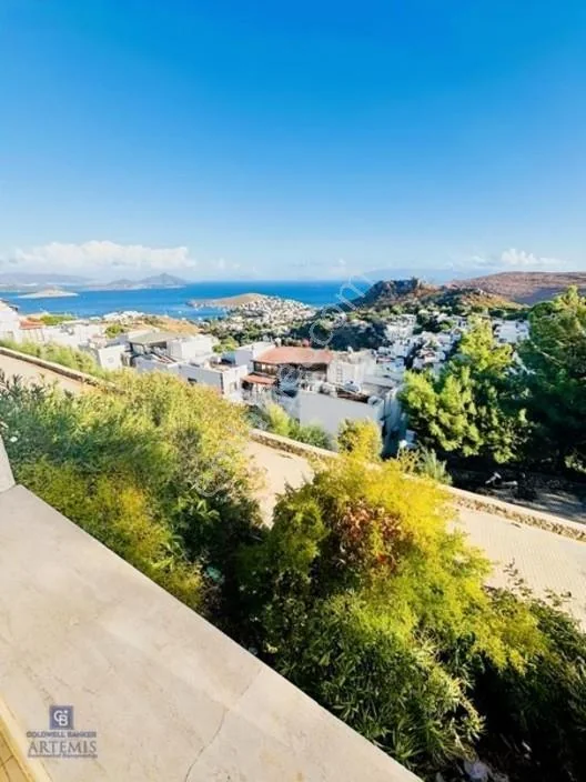 Bağla Bank Ev Sitesi Büyütülmeye Uygun Manzaralı Köşe Bahçe Katı, photo 1