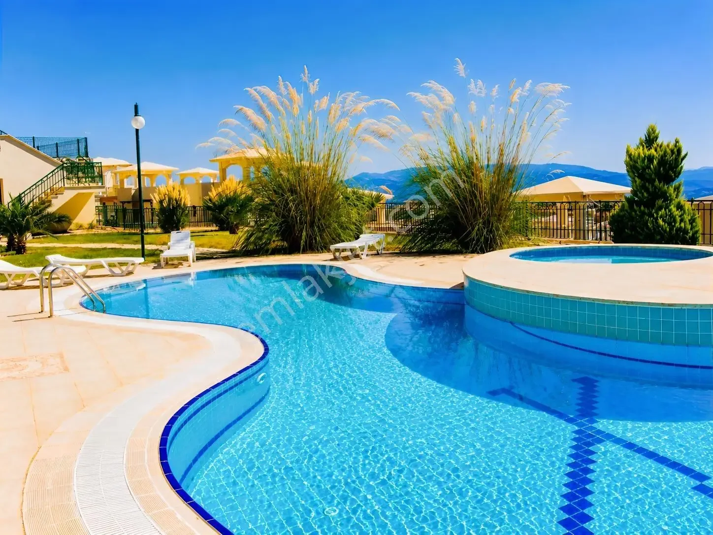 Bodrum'a Yakın Özel Plajlı Sitede Tamamen Yenilenmiş Satılık Ev, photo 2