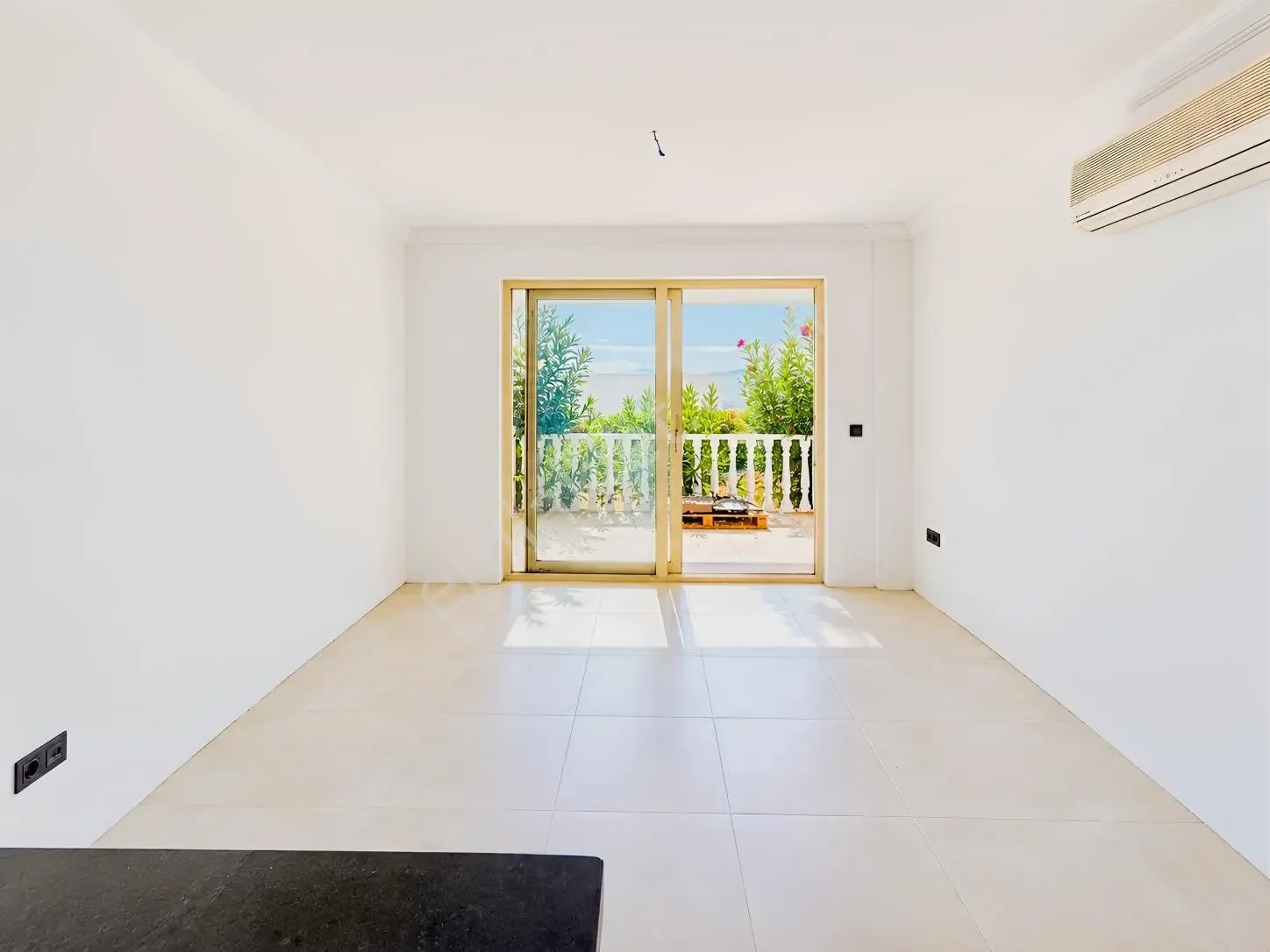Bodrum'a Yakın Özel Plajlı Sitede Tamamen Yenilenmiş Satılık Ev, photo 5