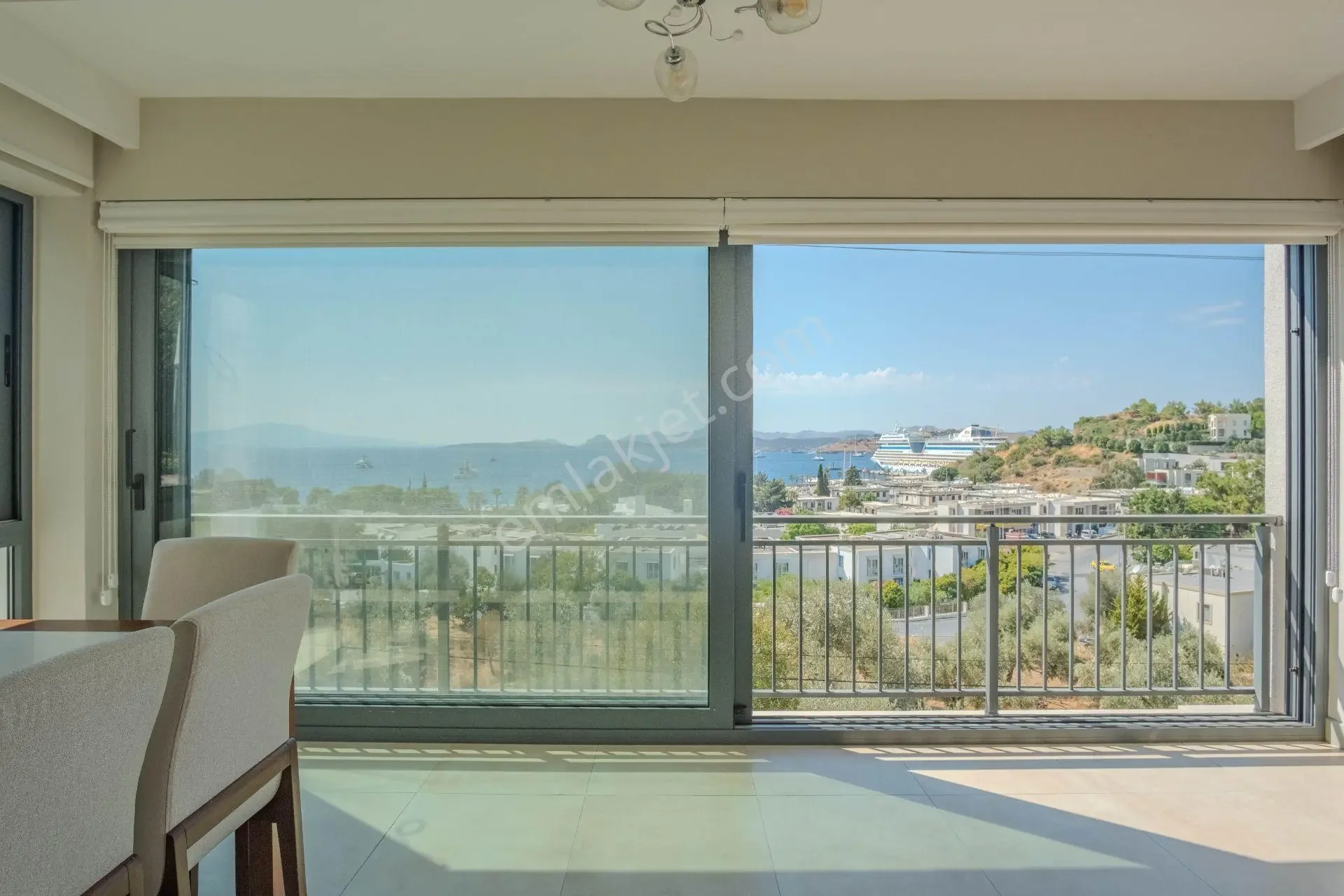 2+1 Flat with Sea View for Sale in Bodrum Kumbahçe, photo 2