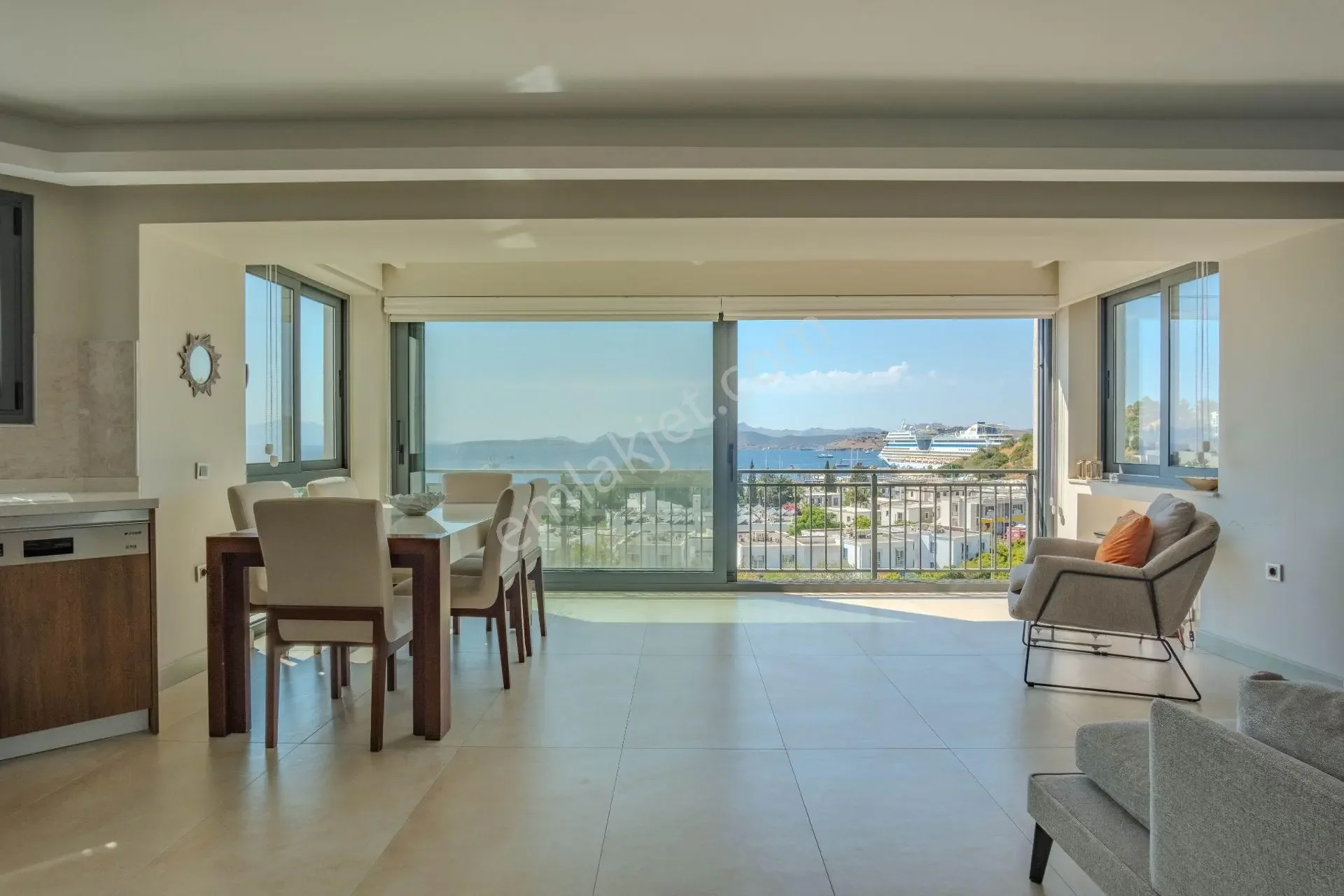 2+1 Flat with Sea View for Sale in Bodrum Kumbahçe, photo 3