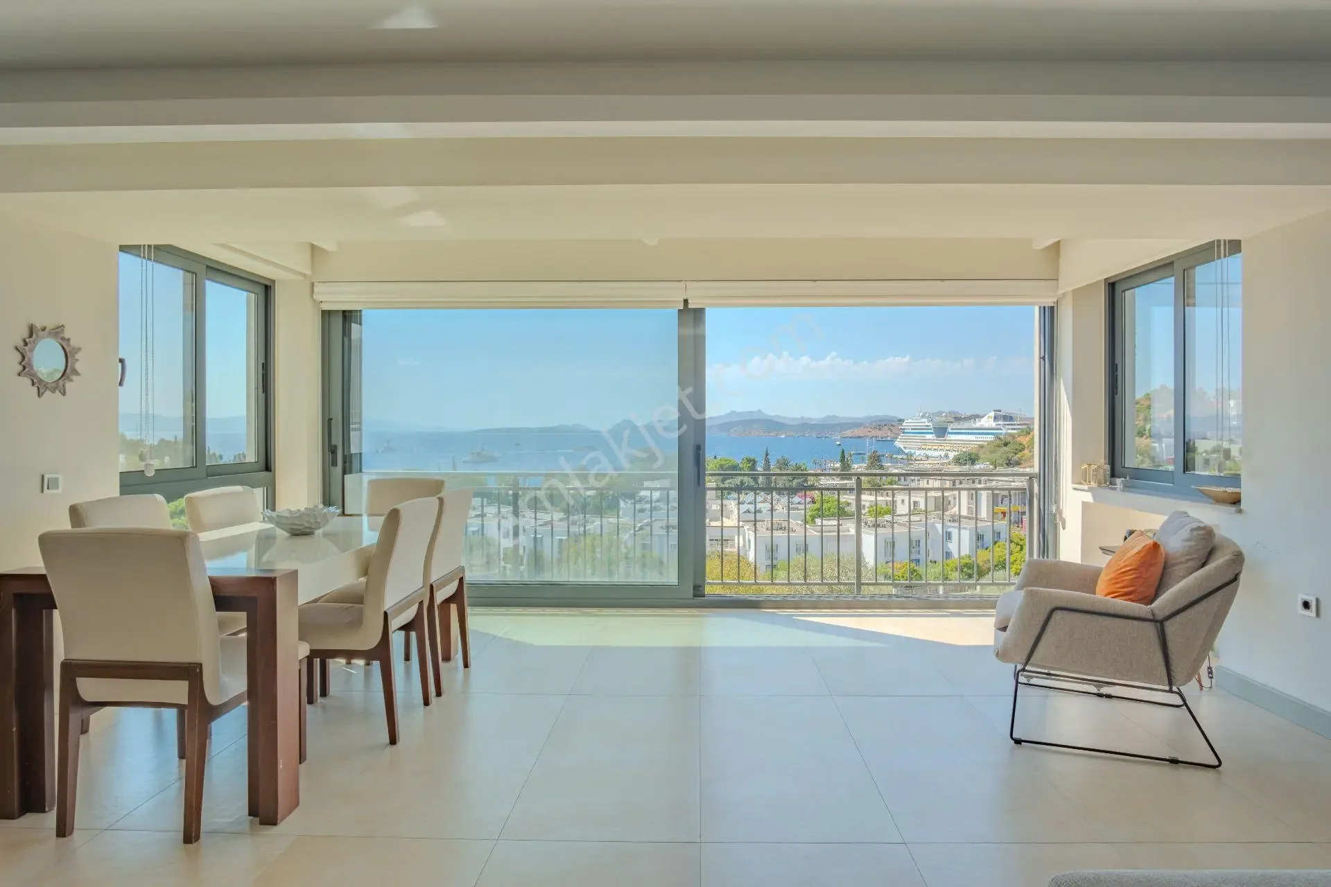 2+1 Flat with Sea View for Sale in Bodrum Kumbahçe, photo 1