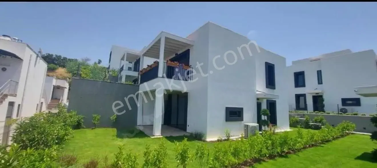 Furnished 2+1 Garden Floor with Underfloor Heating for Sale in Bodrum Center Yokuşbaşı, photo 1