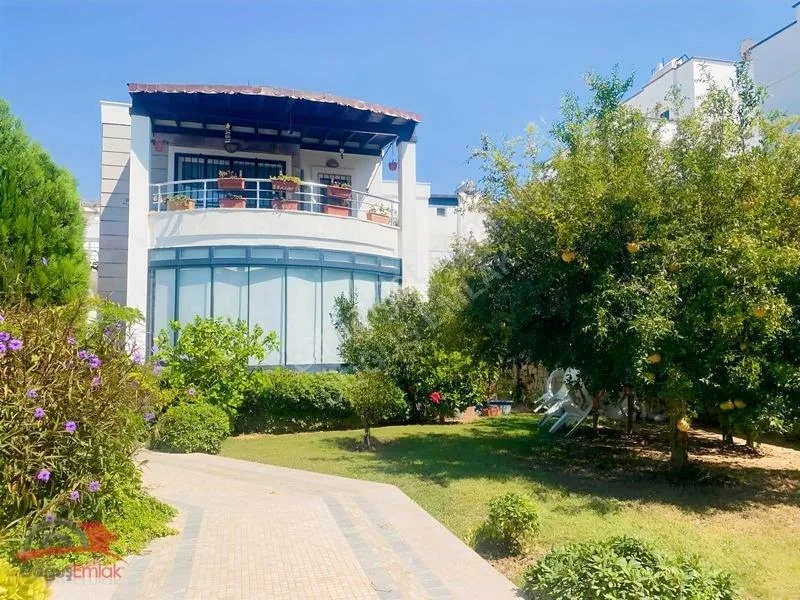2+1 Flat in a Site with Pool in Bahçelievler from Doğuş Emlak, photo 2