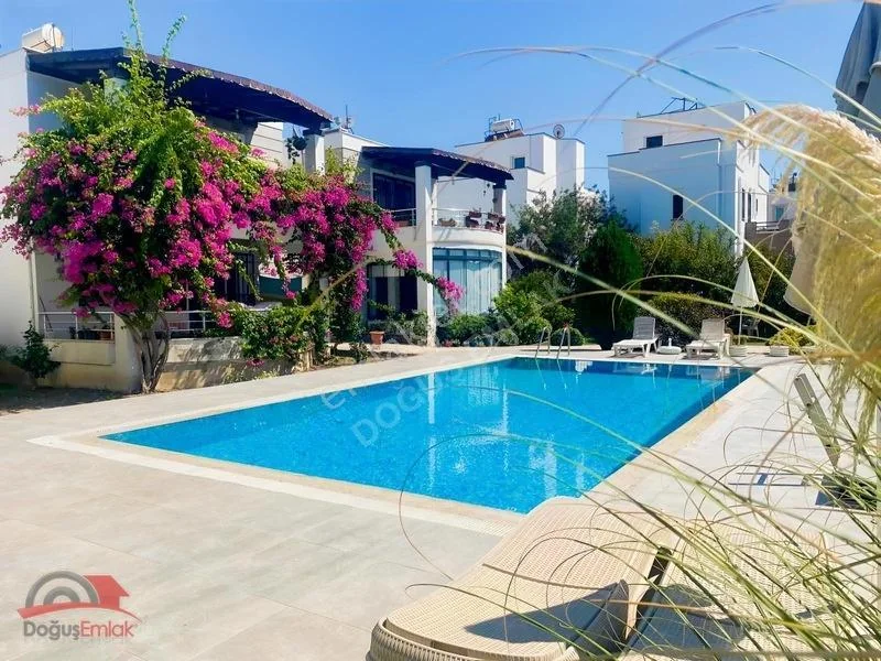 2+1 Flat in a Site with Pool in Bahçelievler from Doğuş Emlak, photo 1