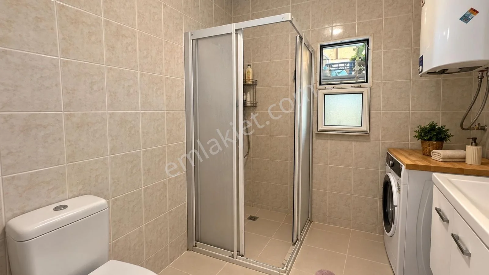 Well-maintained Single Title Deed 2 Flats for Sale in Eskiçeşme, photo 2
