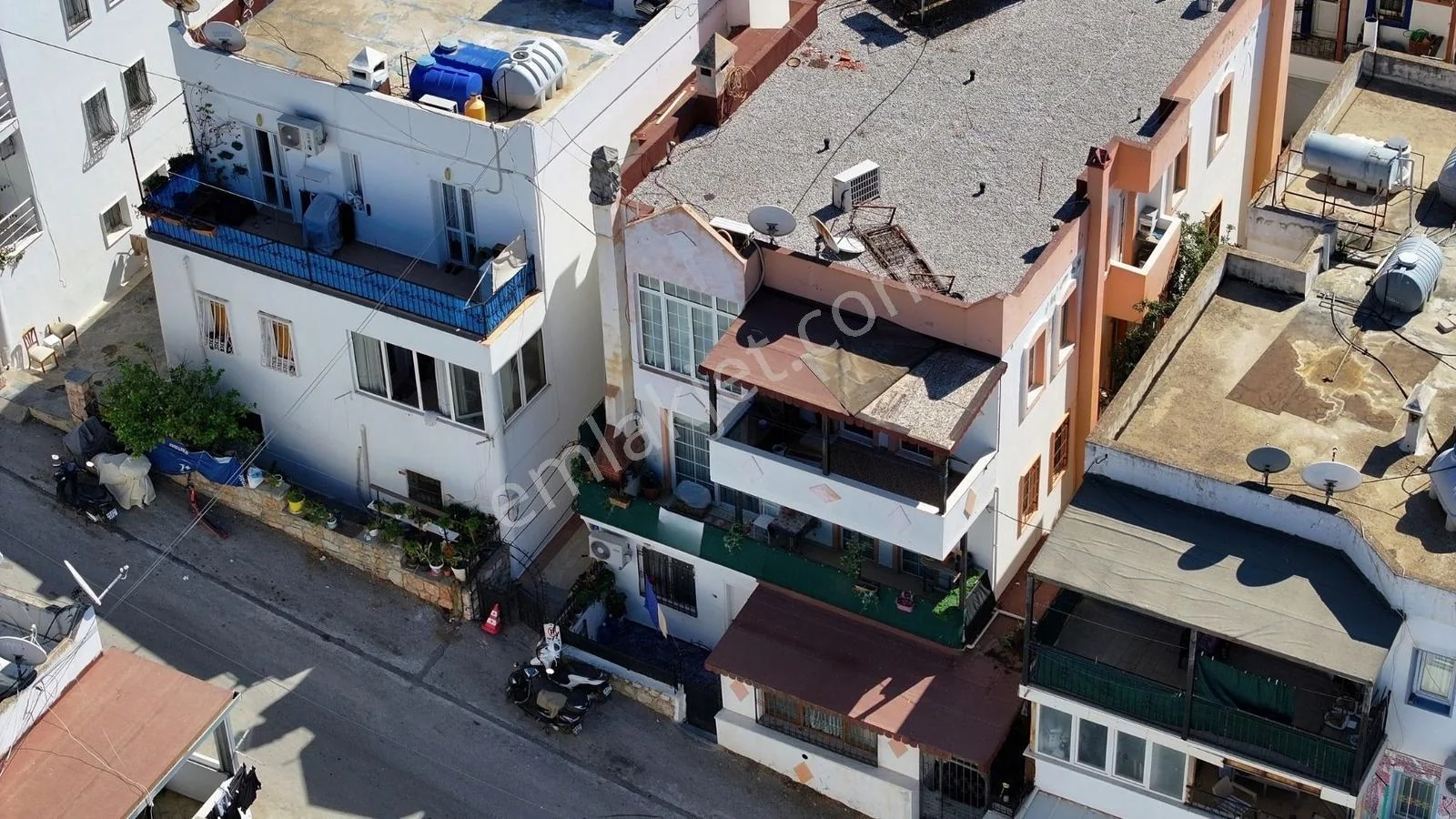 Well-maintained Single Title Deed 2 Flats for Sale in Eskiçeşme, photo 3