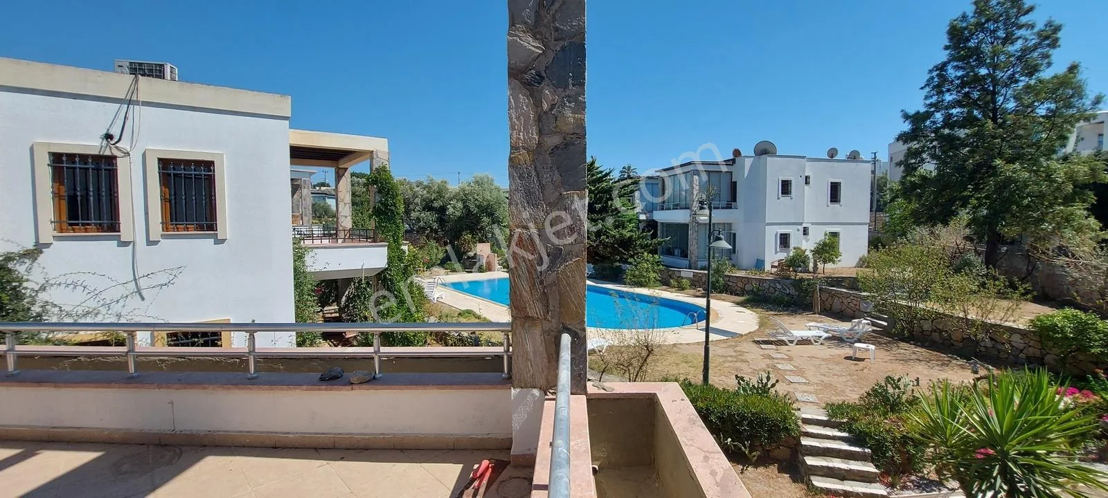Centrally Located 2+1 Upper Floor Apartment in a Decent Site with Pool, photo 2