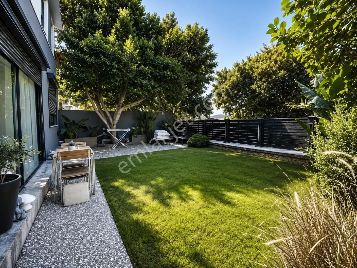 2+1 Apartment with Large Garden, 2 Minutes from Midtown Awm!, photo 2