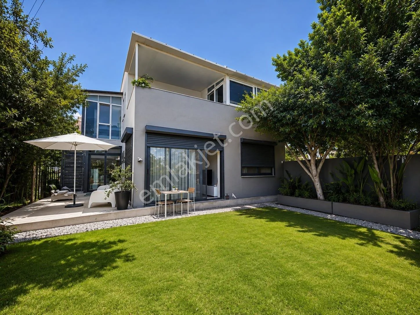 2+1 Apartment with Large Garden, 2 Minutes from Midtown Awm!, photo 1