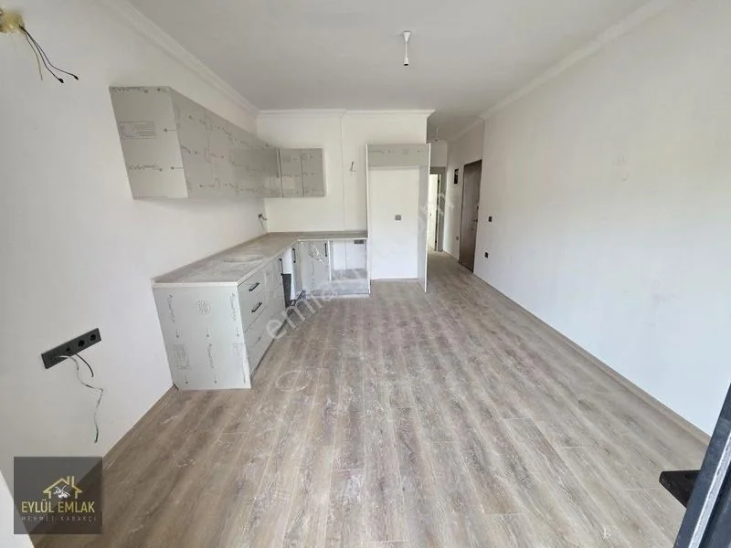 1+1 Middle Floor Flat for Sale in Mumcular, photo 5