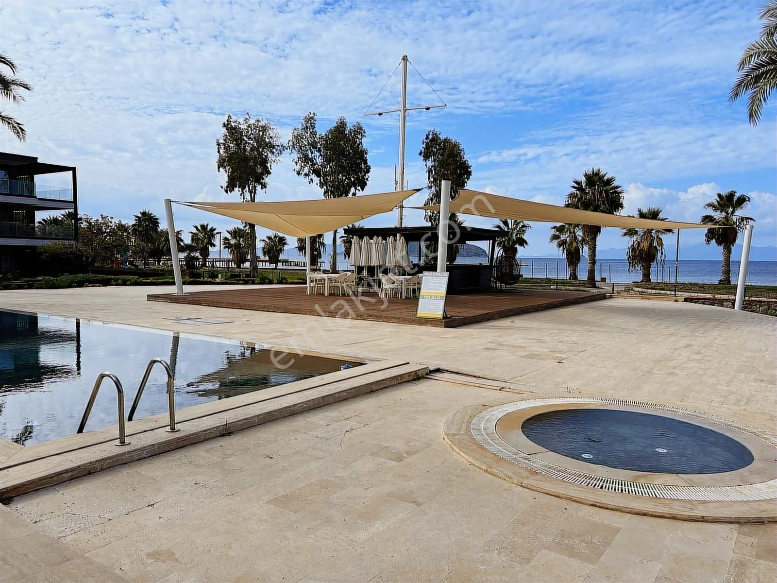 2+1 Wohnung in Turgutreis, direkt am Meer, Privatstrand, soziale Einrichtungen, photo 3
