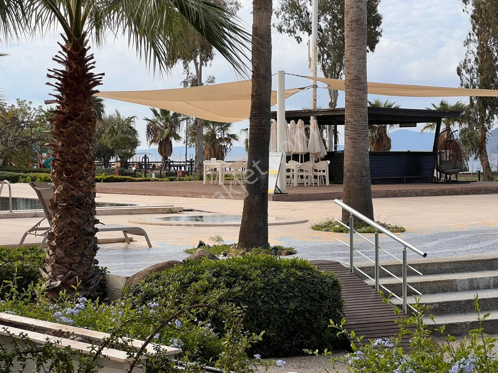 2+1 Wohnung in Turgutreis, direkt am Meer, Privatstrand, soziale Einrichtungen, photo 5