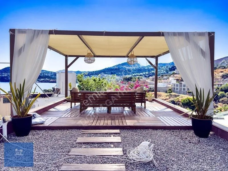 3+1 Flat for Sale in Bodrum Gumusluk, 150 Meters to the Sea, photo 1