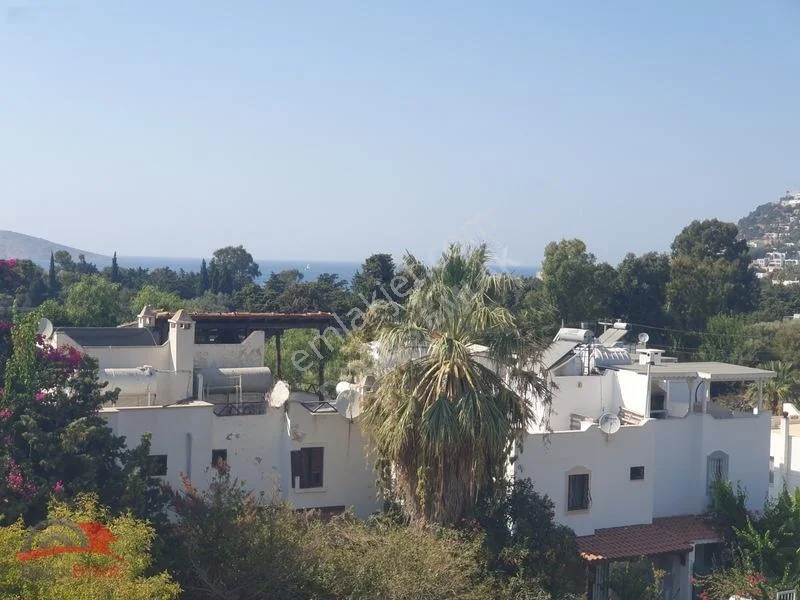 2+1 Upper Apartment with Sea View and Pool in Gümüşlük from Doğuş Emlak, photo 2