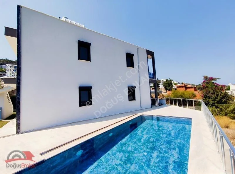 2+1 Upper Apartment with Sea View and Pool in Gümüşlük from Doğuş Emlak, photo 1
