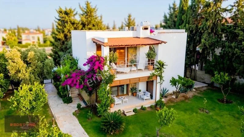 Ortakent 3+1 Large Garden in a Boutique Site 200 Meters to the Sea, photo 1