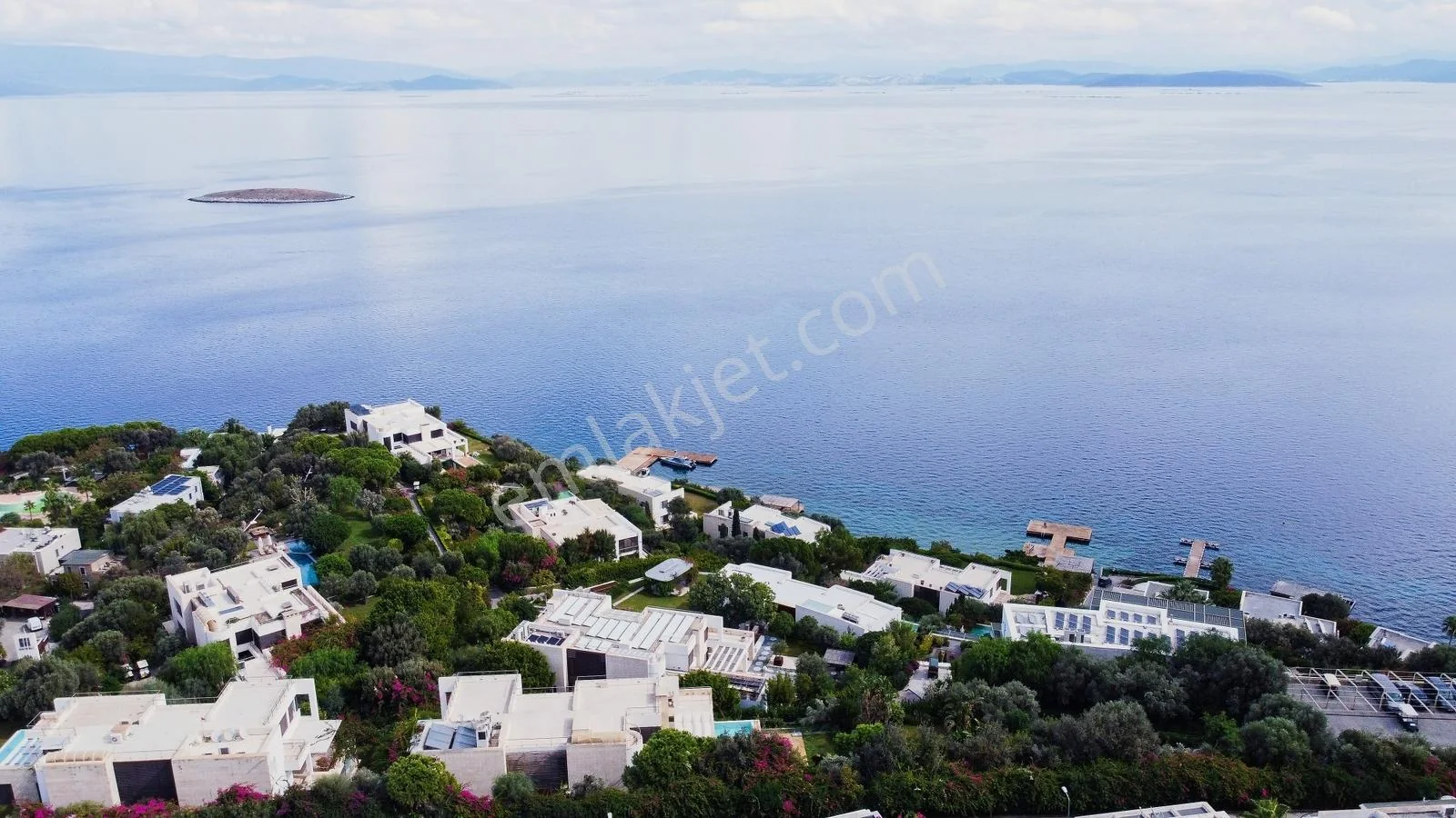 Türkbükü Olive Hill'de Plajlı Deniz Manzaralı Dubleks Daire, photo 1