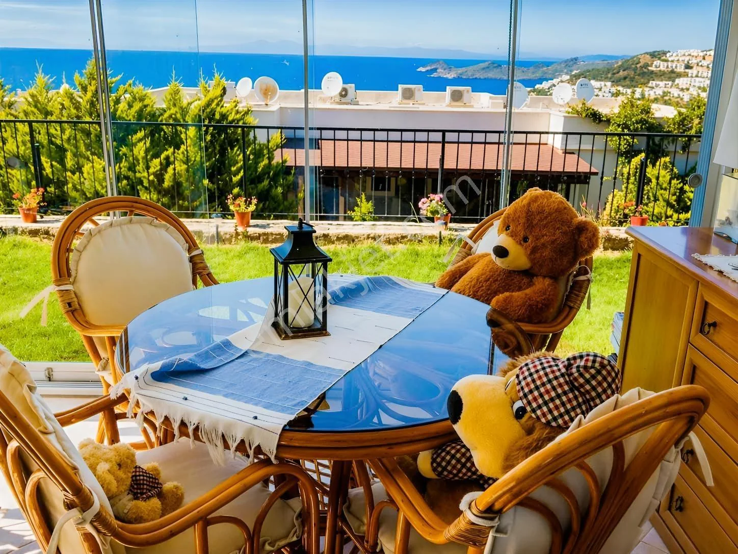 2+1, möblierte Gartengeschosswohnung mit Meerblick zum Verkauf in Gümüşlük, photo 1