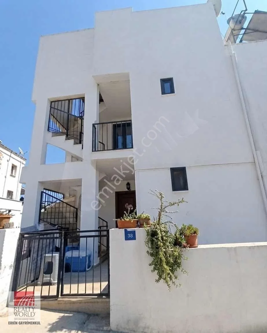 Urgent Sale | 2+1 For Sale With Large Garden In Yokuşbaşı, photo 2