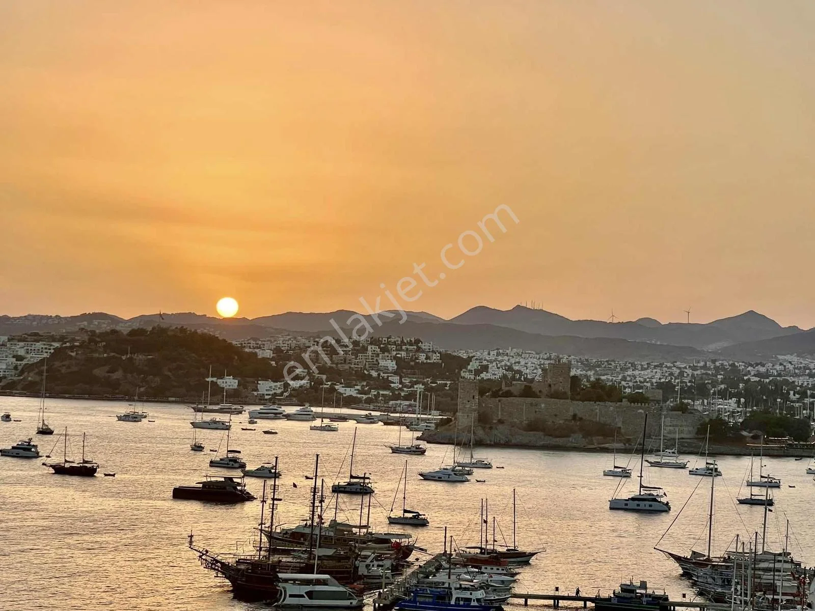 Villa mit Blick auf den Yachthafen, die Burg und Kos zum Verkauf in Bodrum Kumbahçe, photo 1