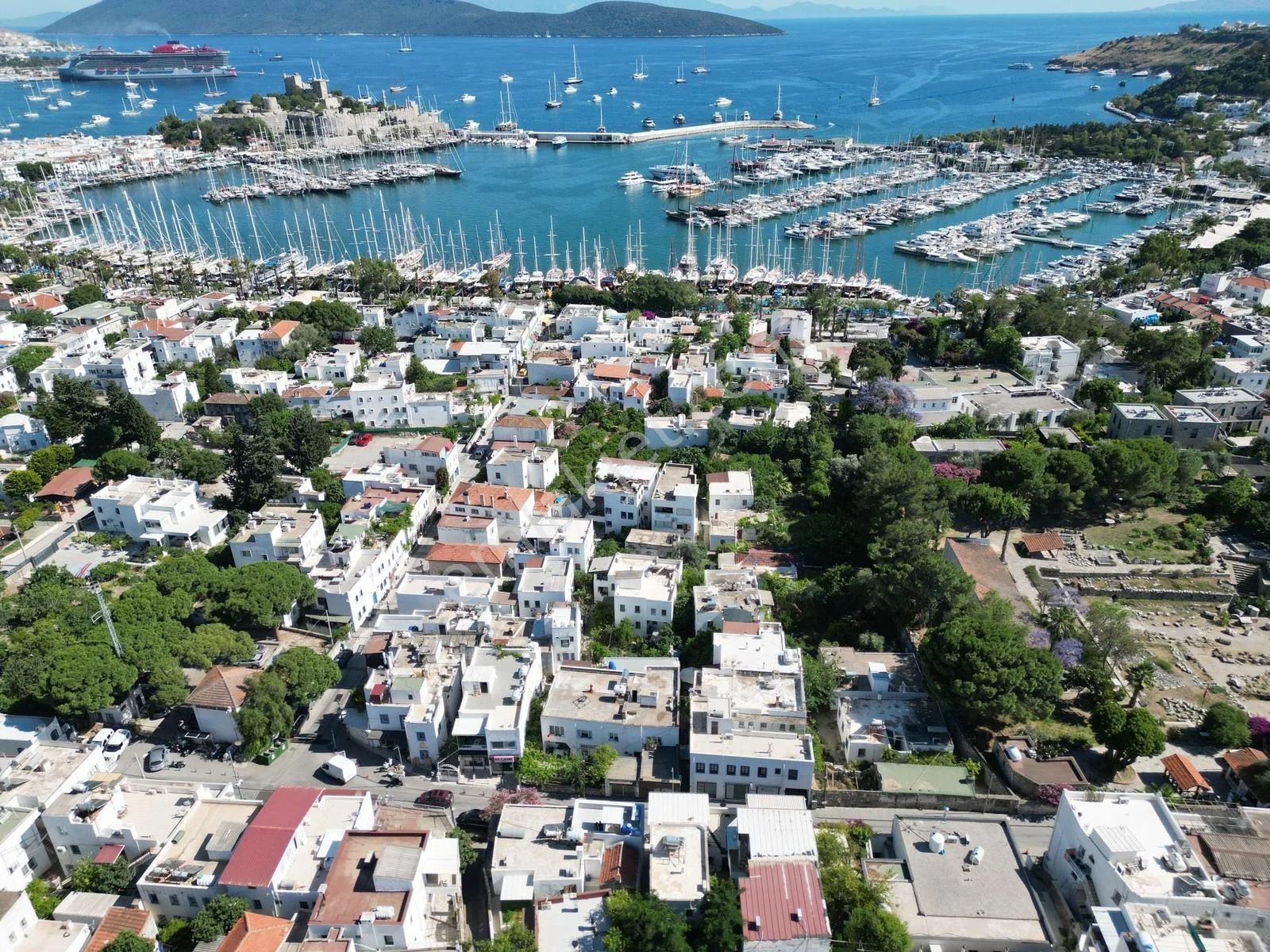 Freistehendes Haus mit Blick auf den Yachthafen in Bodrum Yeniköy 2+1, photo 1