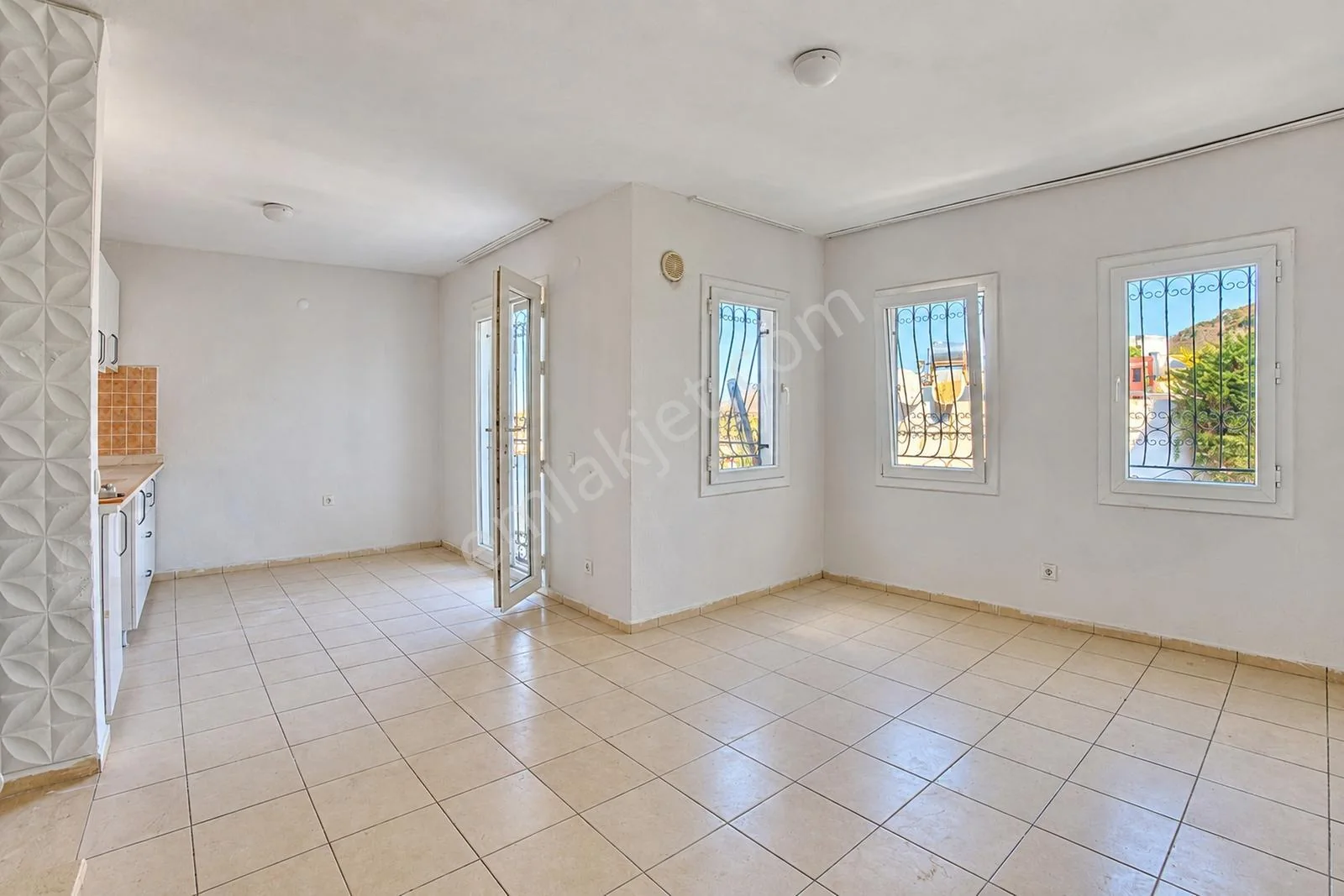 Triplex For Sale Between ️s-a-k-a-l-l-ı-dan Turgutreis Yakaara, photo 1