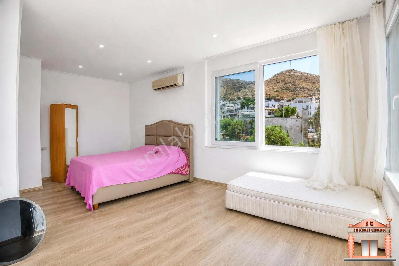 ️s-a-k-a-l-ı-dan Triplex مطلة على البحر في تورغوتريست, photo 4
