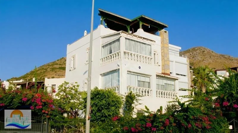 Villa with Sea, Sunset and Island Views in Turgutreis, photo 1