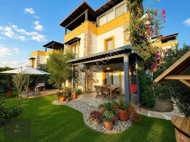 Villa for Sale with Sea View in Yalıkavak Tilkicik Bay, photo 1