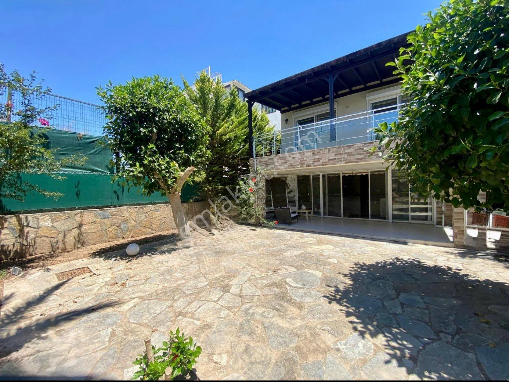 3+1 Fully Detached House with Garden for Sale on a 295 M² Land in Bodrum Bahçelievler, photo 2
