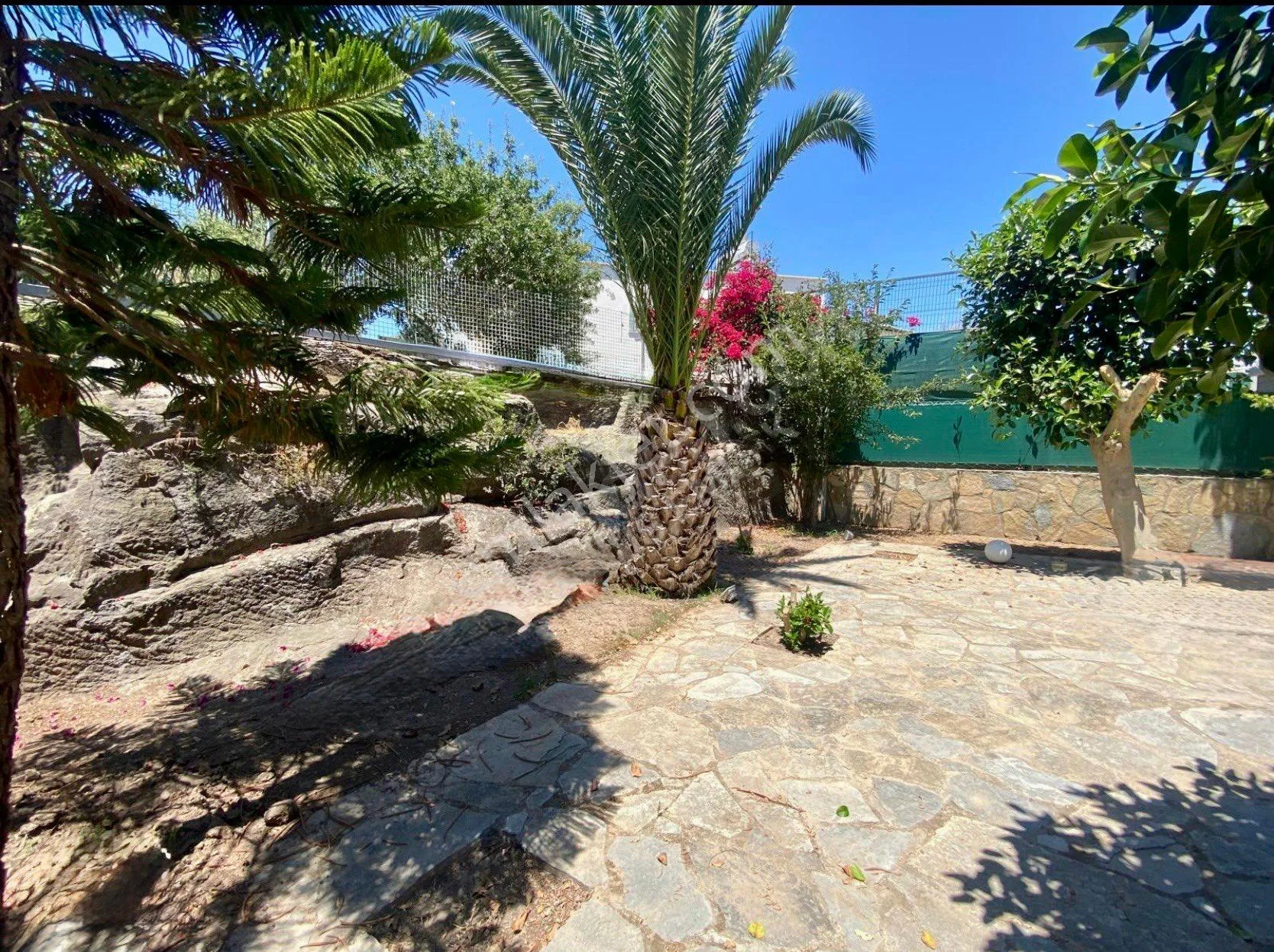 3+1 Fully Detached House with Garden for Sale on a 295 M² Land in Bodrum Bahçelievler, photo 3