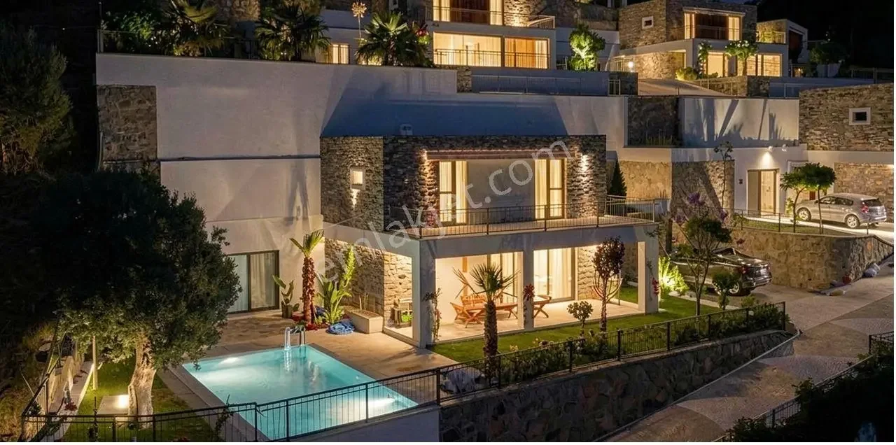 4+1 Luxury Villa with Pool for Sale in Bodrum Yalıçiftlik Vadi Site, photo 1
