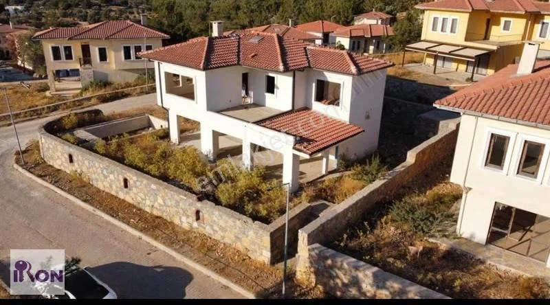 Freistehende Villa mit Pool zum Verkauf in Ciftlik Green Belde Site, photo 3