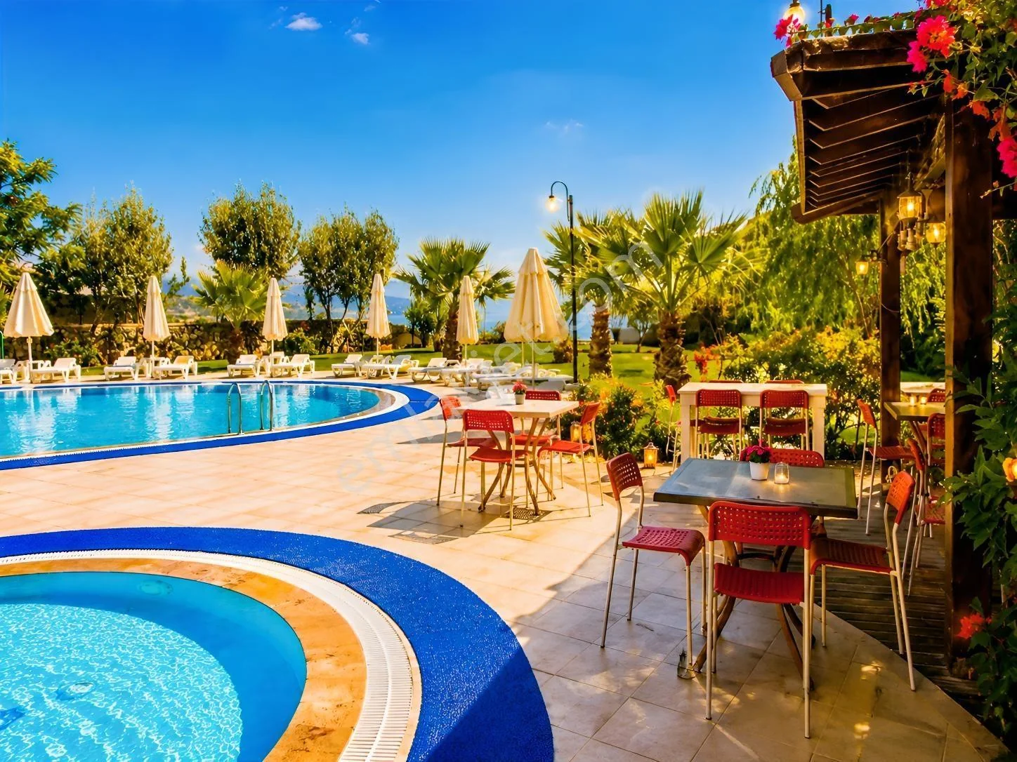 Prestigious Site Close to the Beach, Garden Floor Flat for Sale from the UK, photo 2