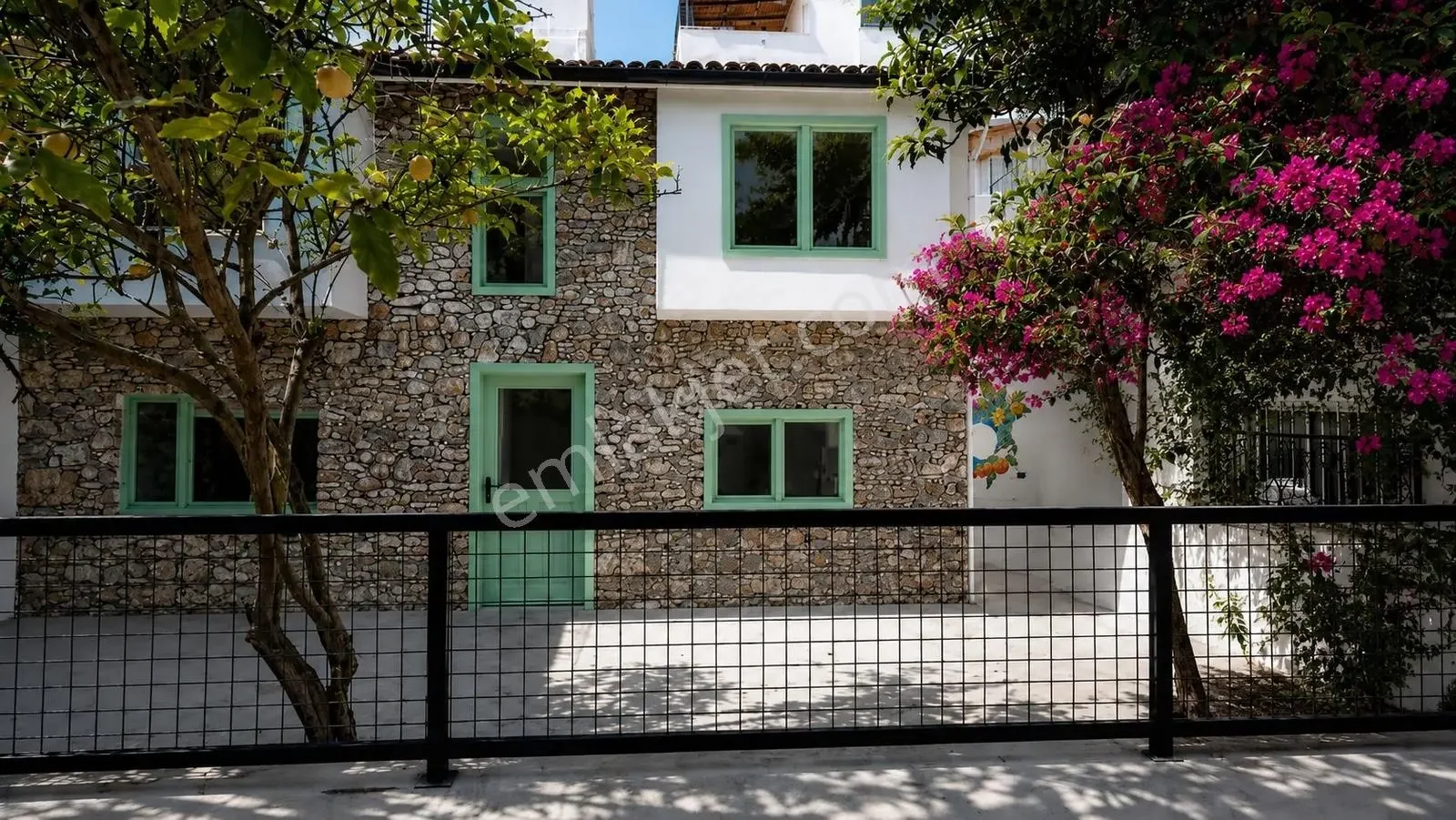 Renovated Authentic Bodrum Stone House with Marina and Castle Views, photo 1
