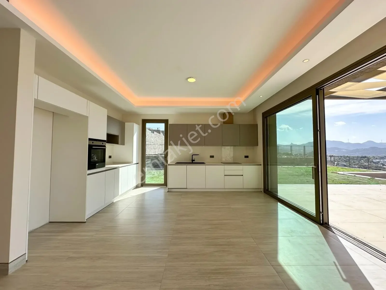 Detached Villa with Private Pool in Seba Taş Evler, photo 2