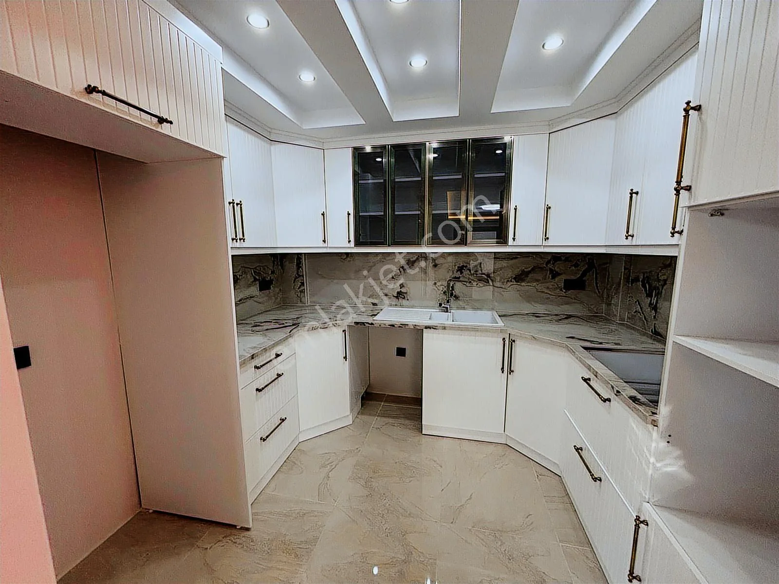 4+2 freistehende, neue Luxusvilla mit Pool zum Verkauf in Bodrum Gümüşlük, photo 3