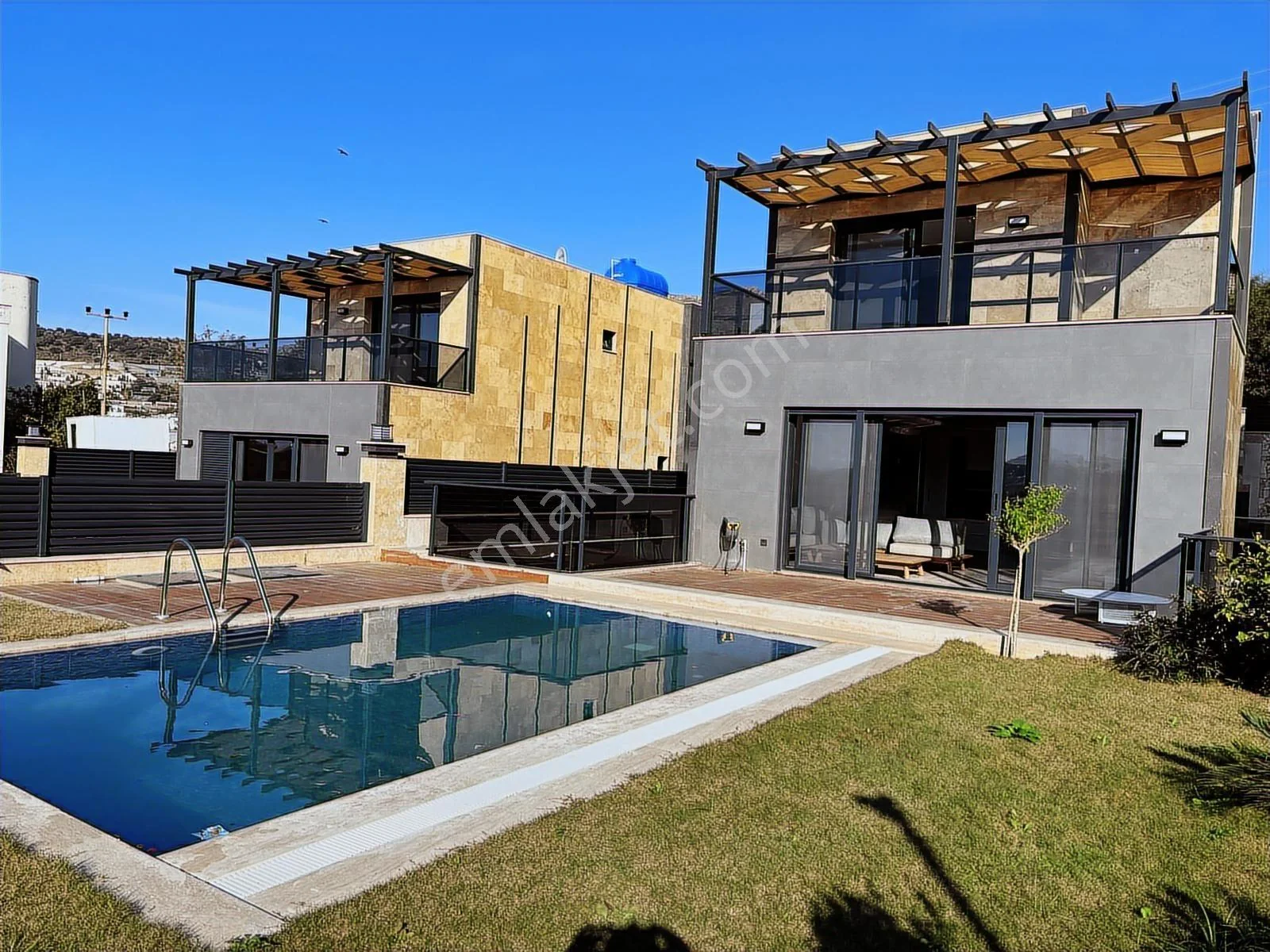 4+2 freistehende, neue Luxusvilla mit Pool zum Verkauf in Bodrum Gümüşlük, photo 1
