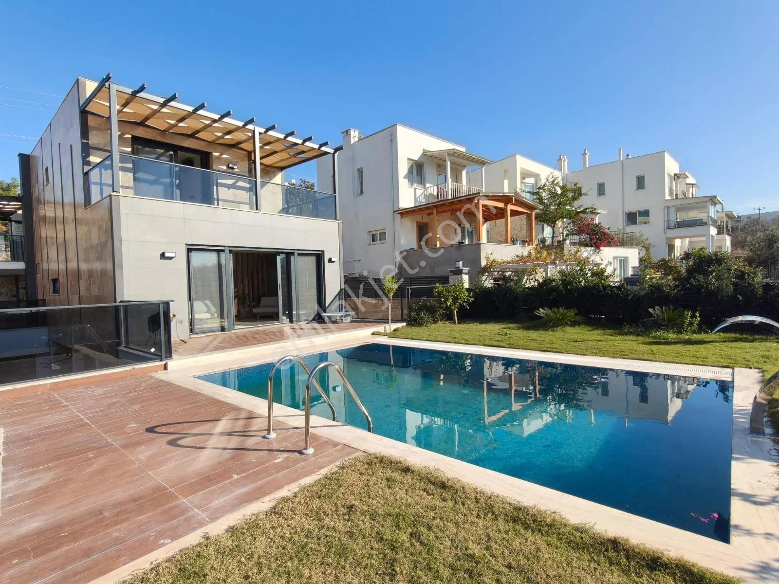 Freistehende 4+2 Villa mit Pool zum Verkauf in Bodrum Gumusluk, photo 1