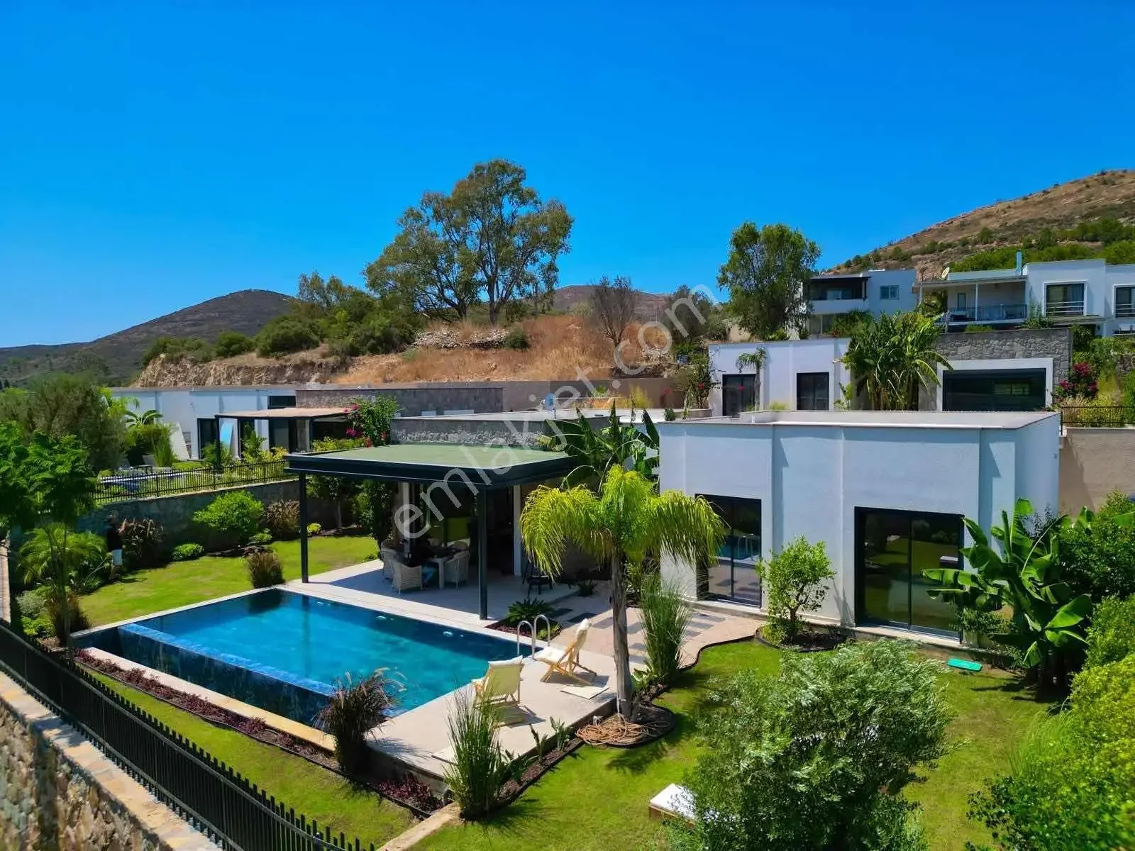 Gümüşlük Dereköy 3+1 Single Storey Villa with Pool Intertwined with Nature, photo 2