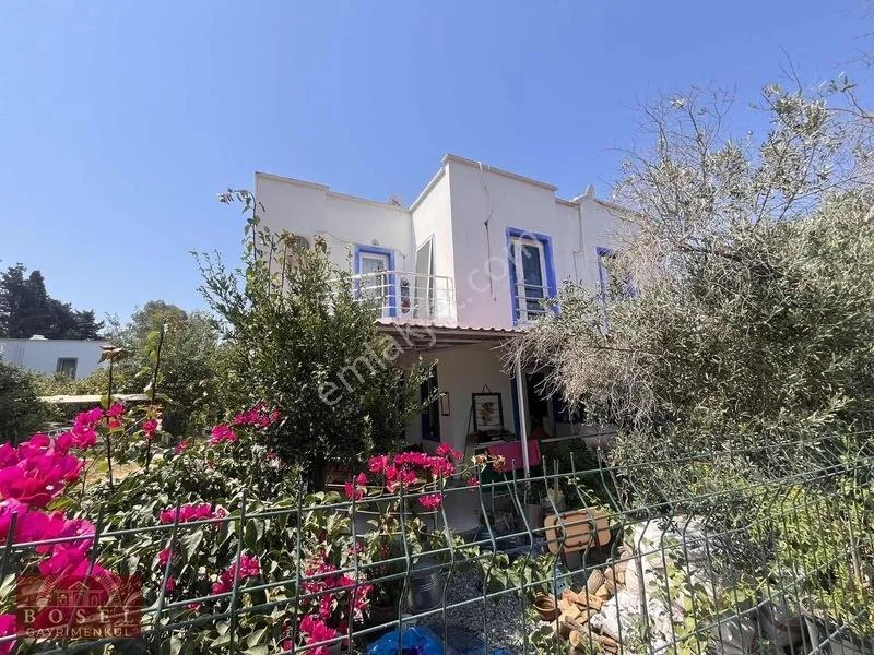 Doppel-Duplex-3+1-Villa mit Garten zum Verkauf im Zentrum von Gumusluk, photo 2