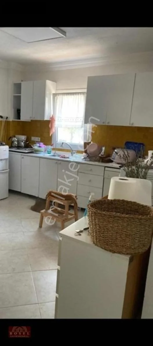 Doppel-Duplex-3+1-Villa mit Garten zum Verkauf im Zentrum von Gumusluk, photo 3