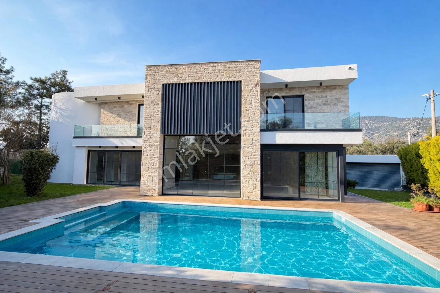 Völlig freistehende 6+1 Villa zum Verkauf in Bodrum Bitez, zentraler Lage, photo 1