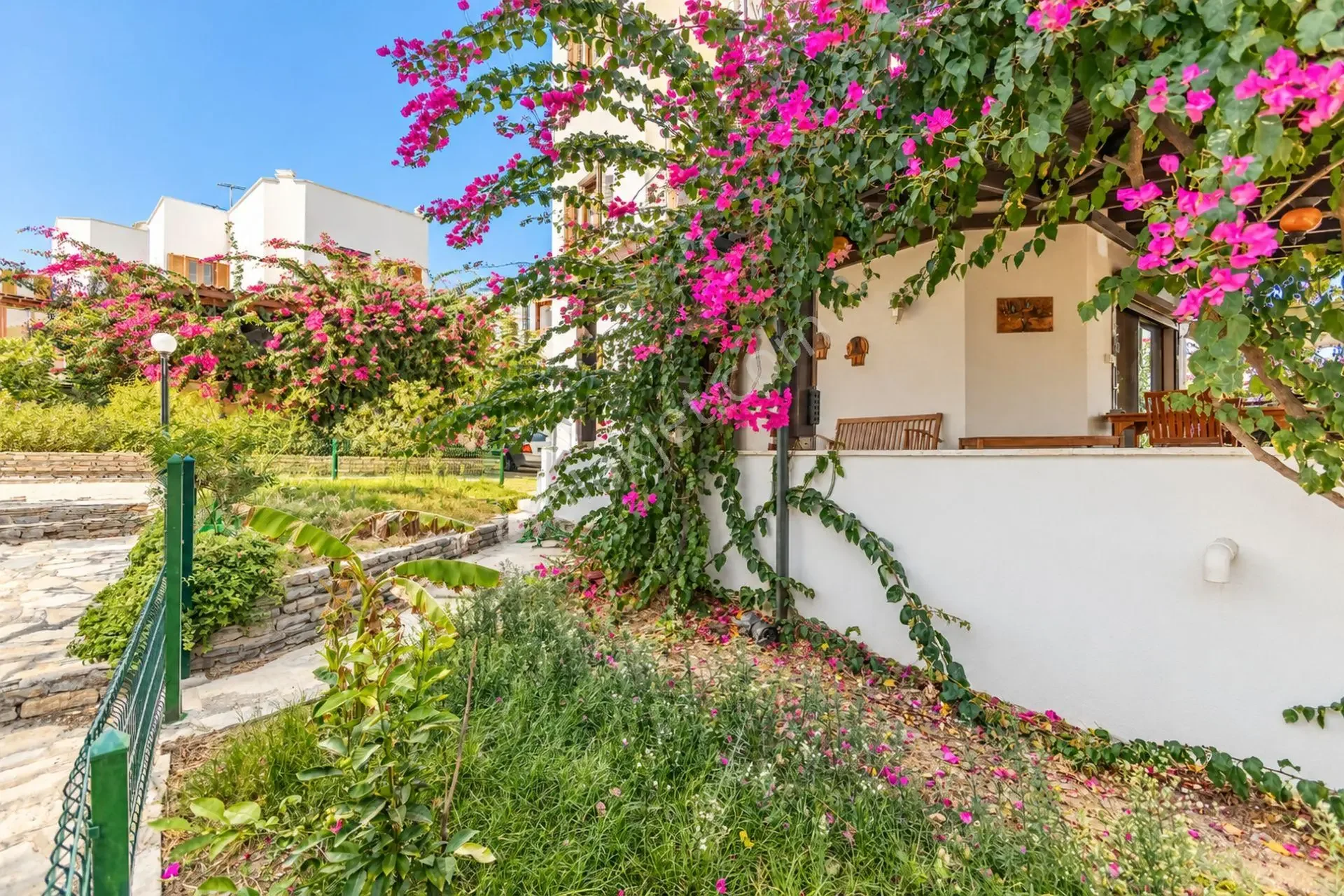 Triplex in Bodrum Yahşi Beyaz Köşkler Site, Within Walking Distance to the Sea, photo 4