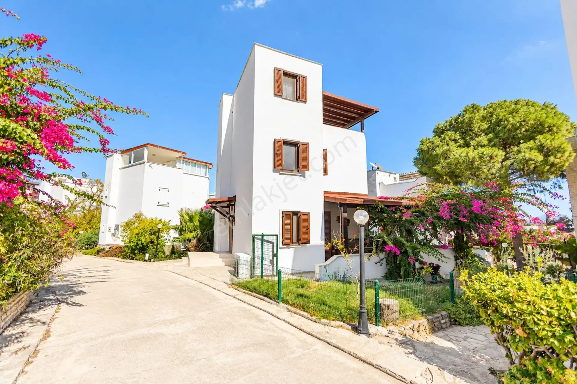 Triplex in Bodrum Yahşi Beyaz Köşkler Site, Within Walking Distance to the Sea, photo 5