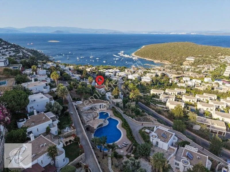3+1 Duplex Villa with Panoramic Bay and Sea View in Türkbükü, photo 2