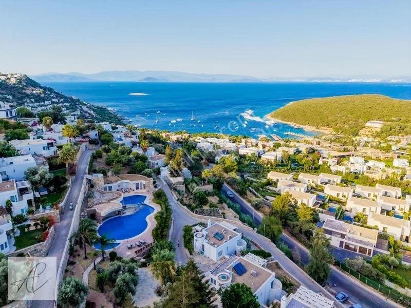 3+1 Duplex Villa with Panoramic Bay and Sea View in Türkbükü, photo 3