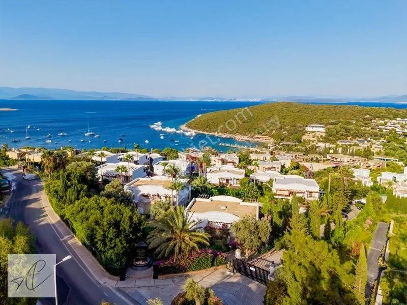 3+1 Duplex Villa with Panoramic Bay and Sea View in Türkbükü, photo 4