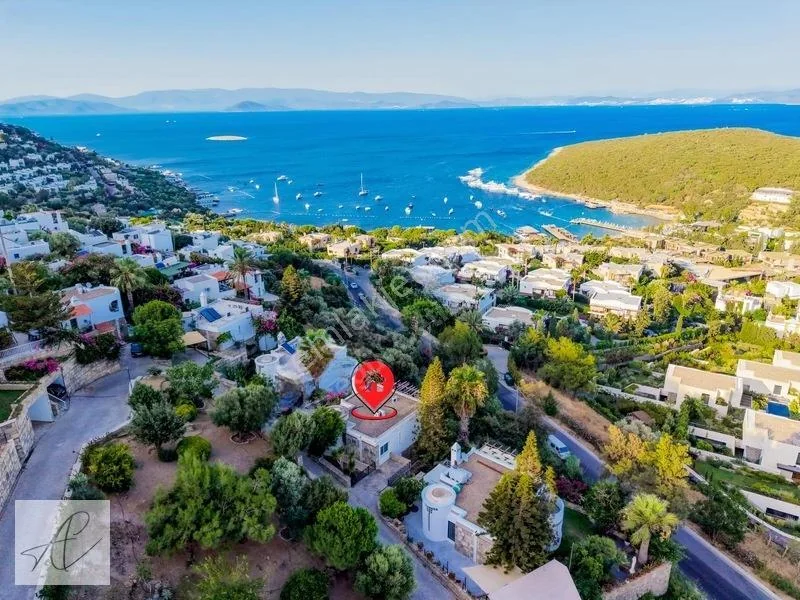 3+1 Duplex Villa with Panoramic Bay and Sea View in Türkbükü, photo 1